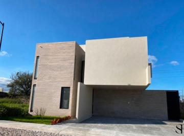 Casa en condominio de 3 habitaciones, Querétaro · Casa en Renta en Lomas del Campanario Norte en Queretaro