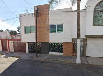 Casa de 4 habitaciones, Puebla · Casa en Venta en Heroes de Puebla, Puebla