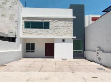 Casa de 3 habitaciones, Querétaro · Casa en Cumbres del Lago en Venta | $300,000 Abajo del Valor