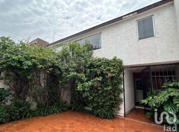 Casa · 200m² · 4 Recámaras · 2 Estacionamientos · Casa en Venta en Hacienda de La Huerta 24, Bosques de Echegaray, Naucalpan.