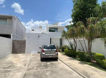 Casa · 182m² · 3 Recámaras · 3 Estacionamientos · Casa en Venta en Conkal, Mérida, Yucatán de 3 Recamaras con Paneles Solares