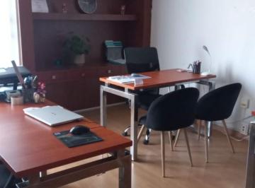 Oficina , Guadalajara · Oficina Para 3 Personas a 2 Cuadras de La Plaza Terranova, Amueblado, Todo Incluido.