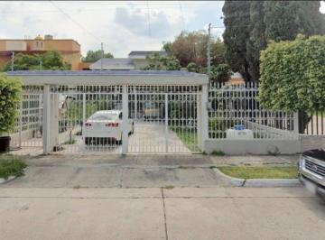 Casa de 4 habitaciones, Zapopan · Casa en Venta Cerca del Cruce de Av Patria y Av Guadalupe