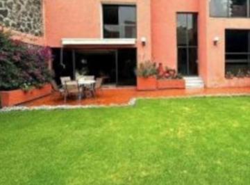 Casa · 313m² · 3 Recámaras · 2 Estacionamientos · Casa en Venta en Parque del Pedregal Tlalpan
