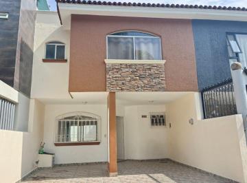 Casa de 3 habitaciones, Zapopan · Casa en Renta Camino a Cañadas
