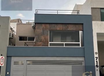 Casa · 225m² · 3 Recámaras · 2 Estacionamientos · Casa - Paseo del Vergel