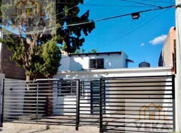 Casa · 192m² · 5 Recámaras · 1 Estacionamiento · Casa en Venta en Colonia La Junta