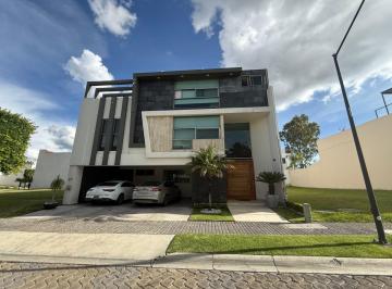 Casa de 5 habitaciones, San Andrés Cholula · Casa en Venta o Renta en Cluster 333 Lomas de Angelopolis