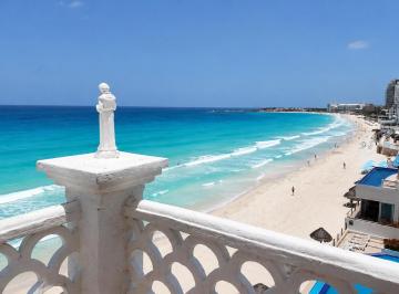 Casa en condominio de 2 habitaciones, Benito Juárez · Penthouse Frente Al Mar | Doble Altura | Terraza Privada | Zona Hotelera Cancún