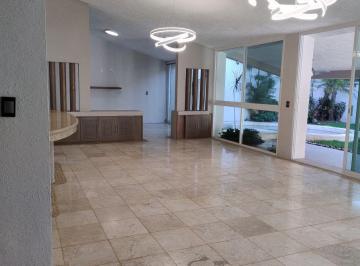 Casa de 3 habitaciones, Cuernavaca · Casa de 500 m² con 3 Recámaras en Venta y Renta en Lomas de La Selva