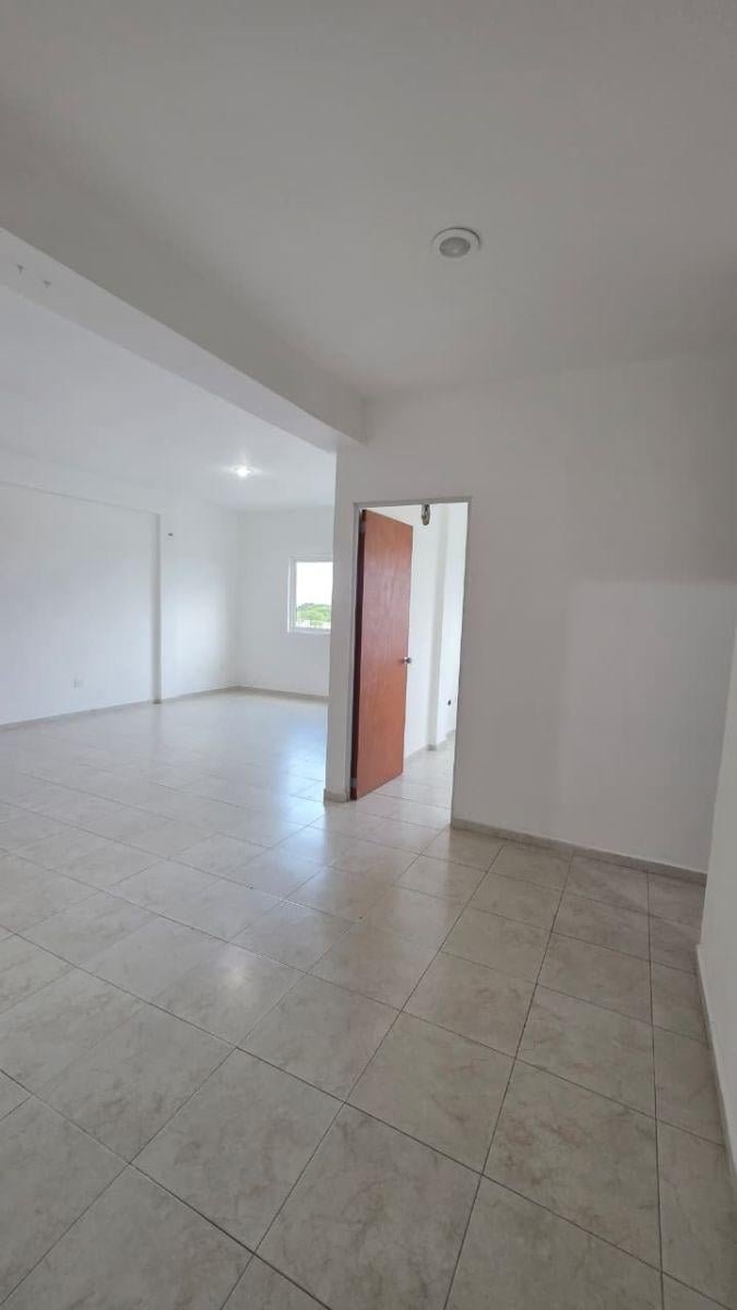 Centrica Office of 60 m&sup2; Near Outlet Malls