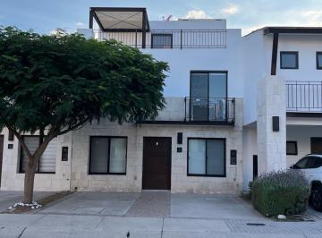Casa · 160m² · 4 Recámaras · 2 Estacionamientos · Casa - Residencial El Refugio