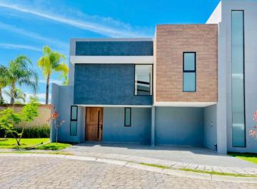 Casa de 5 habitaciones, San Andrés Cholula · Espectacular Casa en Venta en Lomas de Angelópolis con Opción a 5 Recámaras (Una en Planta Baja).mex