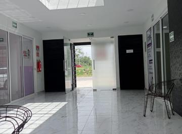 Local comercial · 170m² · 2 Estacionamientos · Renta de Local Comercial en Santa Fe Corregidora Cerca de Galindas en Queretaro