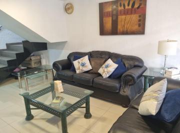 Casa de 4 habitaciones, Zapopan · Casa en Renta Recién Remodelada con Recámara en Planta Baja, en Coto Privado