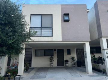 Casa de 3 habitaciones, García · Casa Amueblada en Renta con 3 Recámaras en Murano Residencial