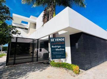 Casa de 4 habitaciones, Mérida · Merida Casa en Venta en Esquina con 4 Recamaras y Piscina en San Angelo Dentro de La Ciudad