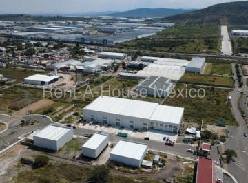 Bodega comercial , El Marqués · Bodega Comercial de 500 m en Rincones del Marqués, Venta