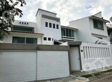 Casa · 200m² · 3 Recámaras · 2 Estacionamientos · Casa en Renta en Fraccionamiento Cumbres Animas