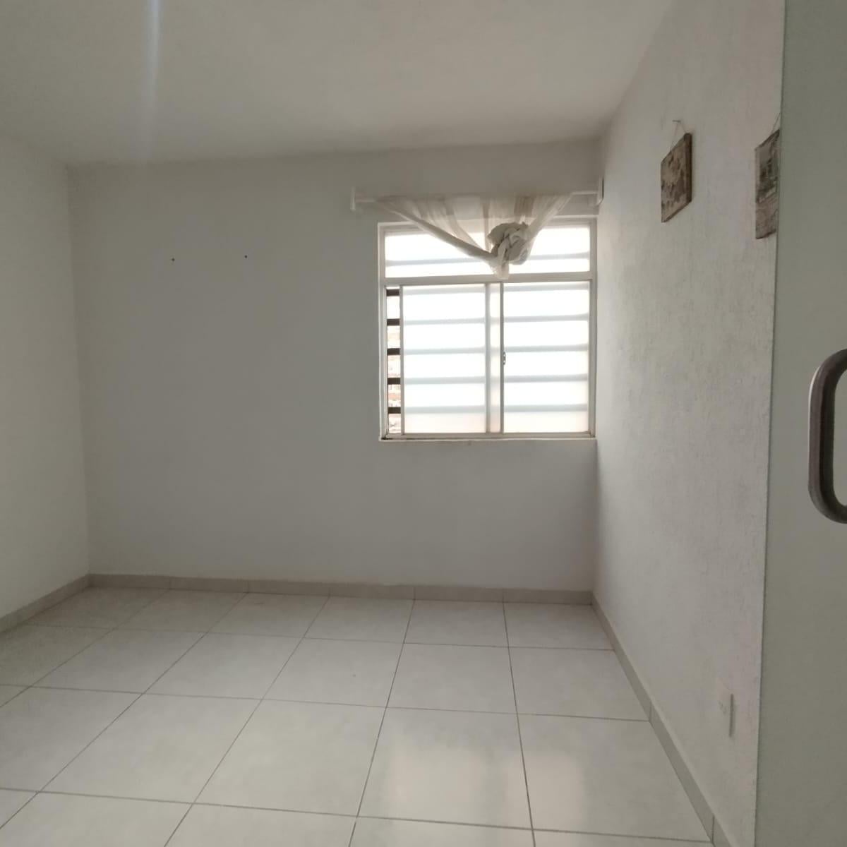 Espacio Ideal Oficina en Renta en Brisas del Lago, por Blvd. Perdigón en León, Gto