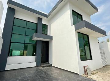 Casa · 204m² · 4 Recámaras · 1 Estacionamiento · Casa - Fraccionamiento Lomas de Cocoyoc