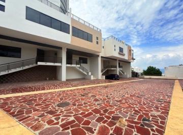 Casa de 3 habitaciones, León · Venta de Casa Nueva en Gran Jardin con Espectacular Vista