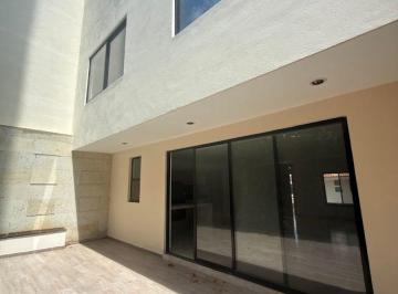 Casa de 3 habitaciones, León · Venta de Casa en Gran Jardin Nueva 3 Recamaras Cada Una con Baño