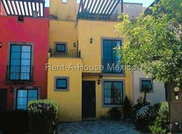 Casa de 3 habitaciones, San Miguel de Allende · Cas Amueblada con 3 Recámara Sy Roof Garden - Alcocer, San Miguel de Allende. Renta