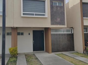 Casa en condominio · 100m² · 3 Recámaras · 2 Estacionamientos · Casa Renta Paseo Arboleda Toluca