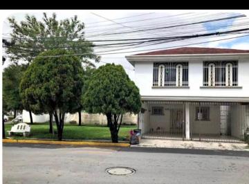 Casa de 3 habitaciones, Monterrey · Townhouse en Renta en Monterrey