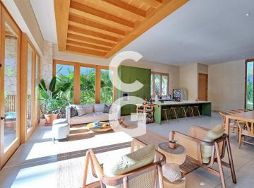 Casa · 310m² · 3 Recámaras · 3 Estacionamientos · Casa en Venta en Cancún en Residencial Isla Dorada con 3 Recámaras