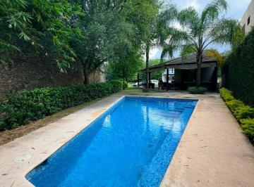 Casa de 3 habitaciones, Monterrey · Casa en Venta en El Barro, Monterrey | 3 Recámaras | Paneles Solares | 2 Autos