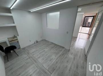 Oficina · 27m² · 1 Estacionamiento · Consultorio en Renta