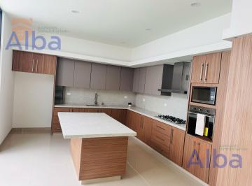 Casa · 225m² · 4 Recámaras · 2 Estacionamientos · Casa Nueva en Renta en St Angelo