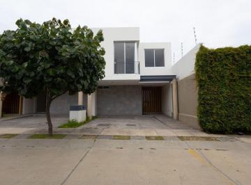 Casa en condominio · 189m² · 3 Recámaras · 2 Estacionamientos · Casa Nueva La Cima de Zapopan