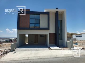 Casa · 252m² · 3 Recámaras · 2 Estacionamientos · Casa en Venta en Valle Escondido