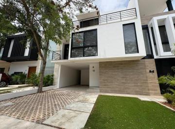 Casa · 225m² · 3 Recámaras · 2 Estacionamientos · Casa de 3 Recamaras en Renta Amueblada | Senderos de Mayakoba Playa del Carmen