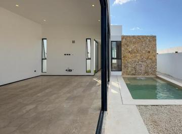 Casa · 185m² · 3 Recámaras · 2 Estacionamientos · Casa de Una Planta en Privada Al Norte de Merida, 3 Recamaras, Entrega Inmediata