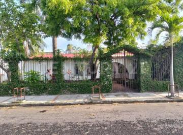 Casa · 330m² · 3 Recámaras · 4 Estacionamientos · Casa en Venta en El Fracc Floresta, Veracruz, Ver.