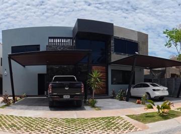 Casa de 3 habitaciones, Benito Juárez · Turnkey Tropical Oasis: Modern Luxury Living in Gated Villa Magna.