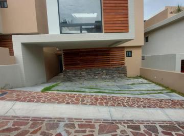 Casa · 260m² · 3 Recámaras · 2 Estacionamientos · Casa en Zibatá