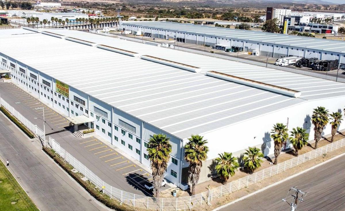 Bodega /nave Industrial en Guanajuato de 3,395 m&sup2; con Área de Oficina y Altura de 8.5 m