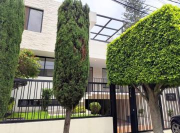 Casa · 380m² · 3 Recámaras · 5 Estacionamientos · Casa Totalmente Remodelada con Jardin y Terraza en Renta en Lindavista!
