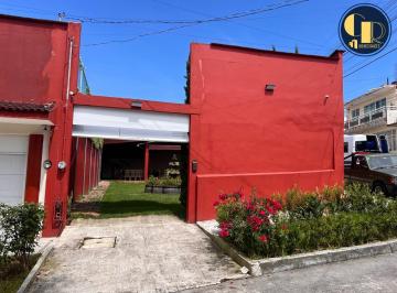 Terreno / Lote · 351m² · 1 Recámara · 4 Estacionamientos · Terreno - Los Laureles