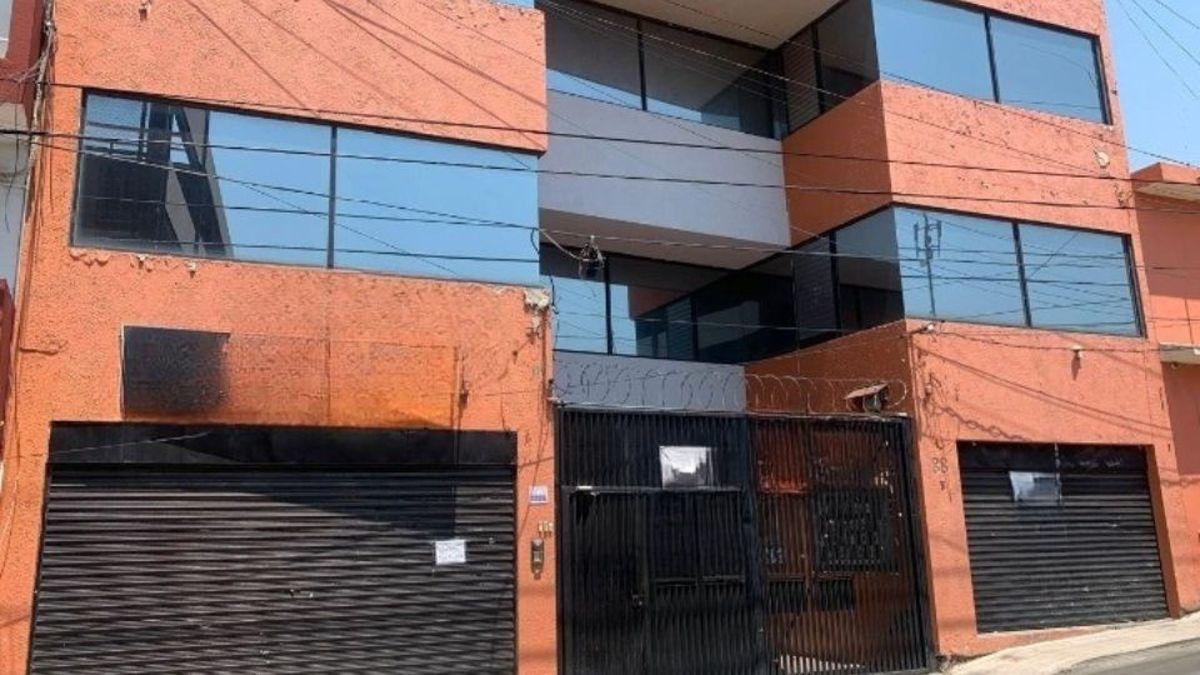 55 m² Office with 1 Bathroom for Rent Facing Plaza La Victoria