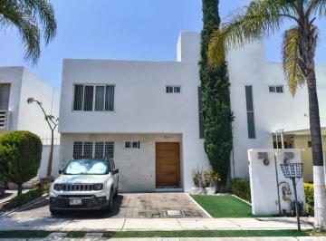 Casa en condominio de 3 habitaciones, Querétaro · Casa en Venta en Villas Palmira, Santiago de Querétaro.