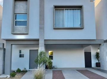 Casa de 3 habitaciones, Chihuahua · Casa en Venta en Zona Relizcircuito Magenta | Fraccionamiento con Casa Club y Alberca