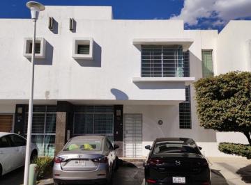 Casa de 3 habitaciones, Zapopan · Casa en Venta en El Fortin