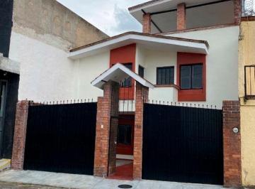 Casa · 235m² · 3 Recámaras · 2 Estacionamientos · Casa en Venta en Miguel de La Madrid, Zapopan Jalisco