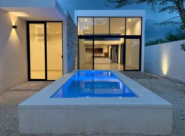 Casa en condominio · 178m² · 3 Recámaras · 2 Estacionamientos · Casa de un Piso en Venta 3 Recamaras Alberca y Patio en Privada con Amenidades en Conkal